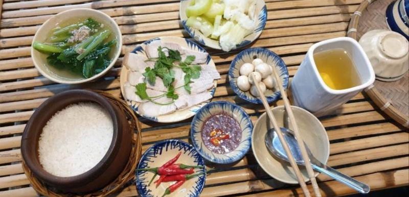 Cơm Niêu Làng Tre - Phan Văn Trị