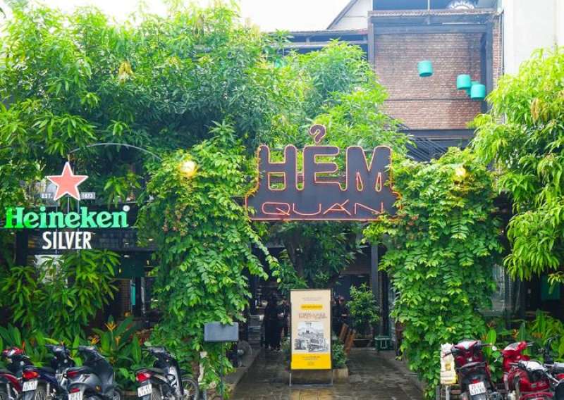 Khu vực hẻm trên phố Hoàng Cầu