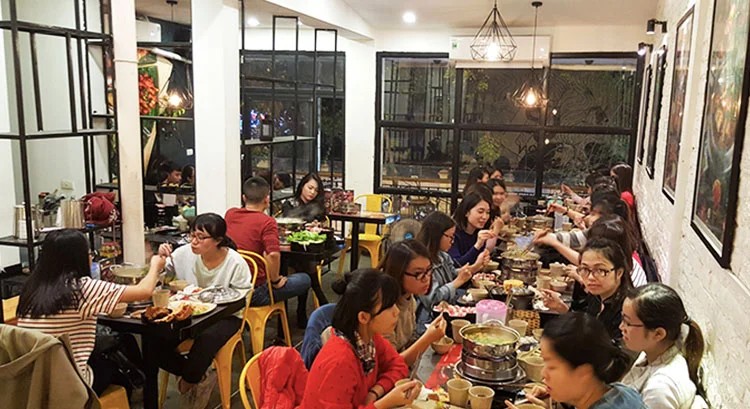 Nhà Hàng Food Street